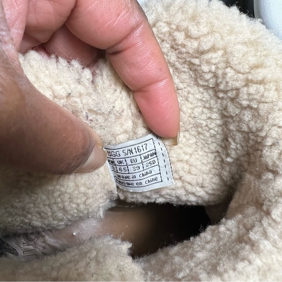 Ladies UGG La Jolla boots S/N 1617 Sz 8 - Picture 7 of 10